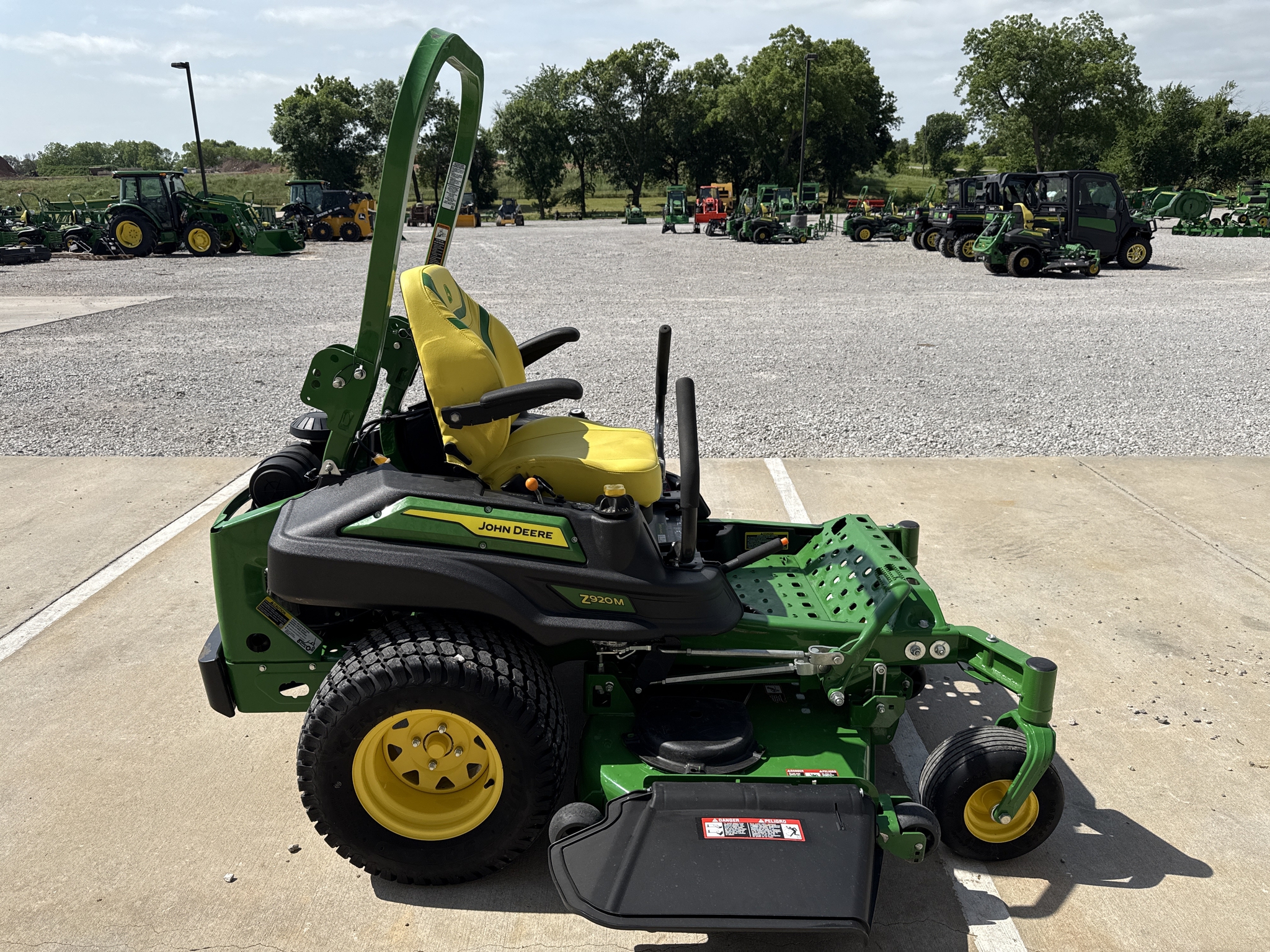 2024 John Deere Z920M Image 9