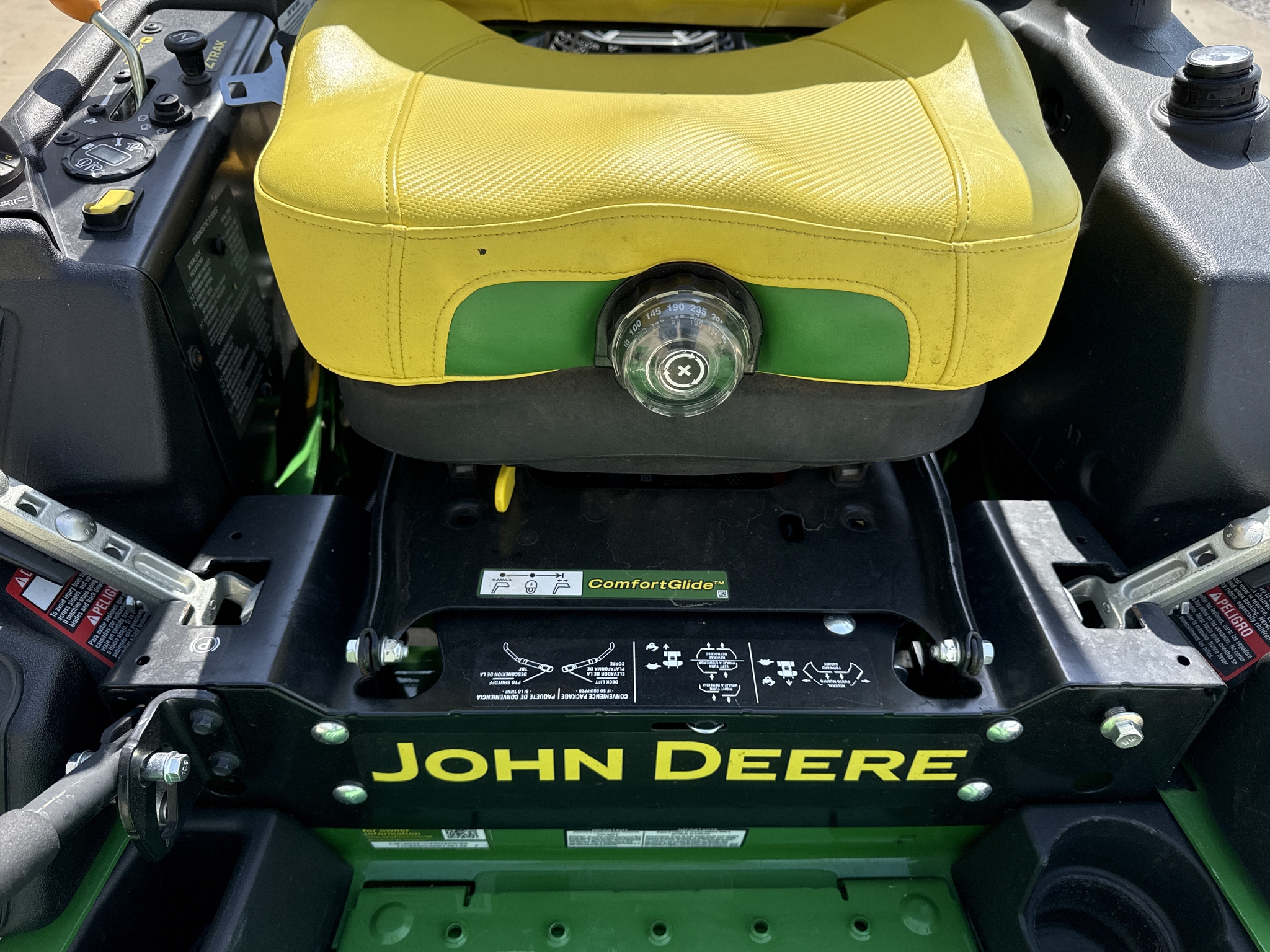 2024 John Deere Z920M Image 17