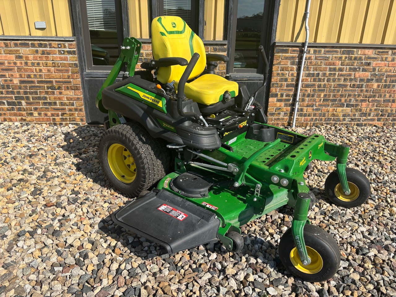  2023 John Deere Z920M at Heritage Tractor in Lacon, IL