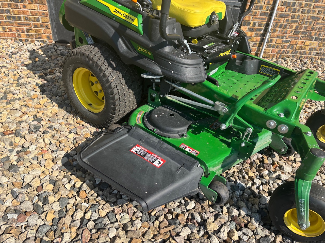  2023 John Deere Z920M at Heritage Tractor in Lacon, IL