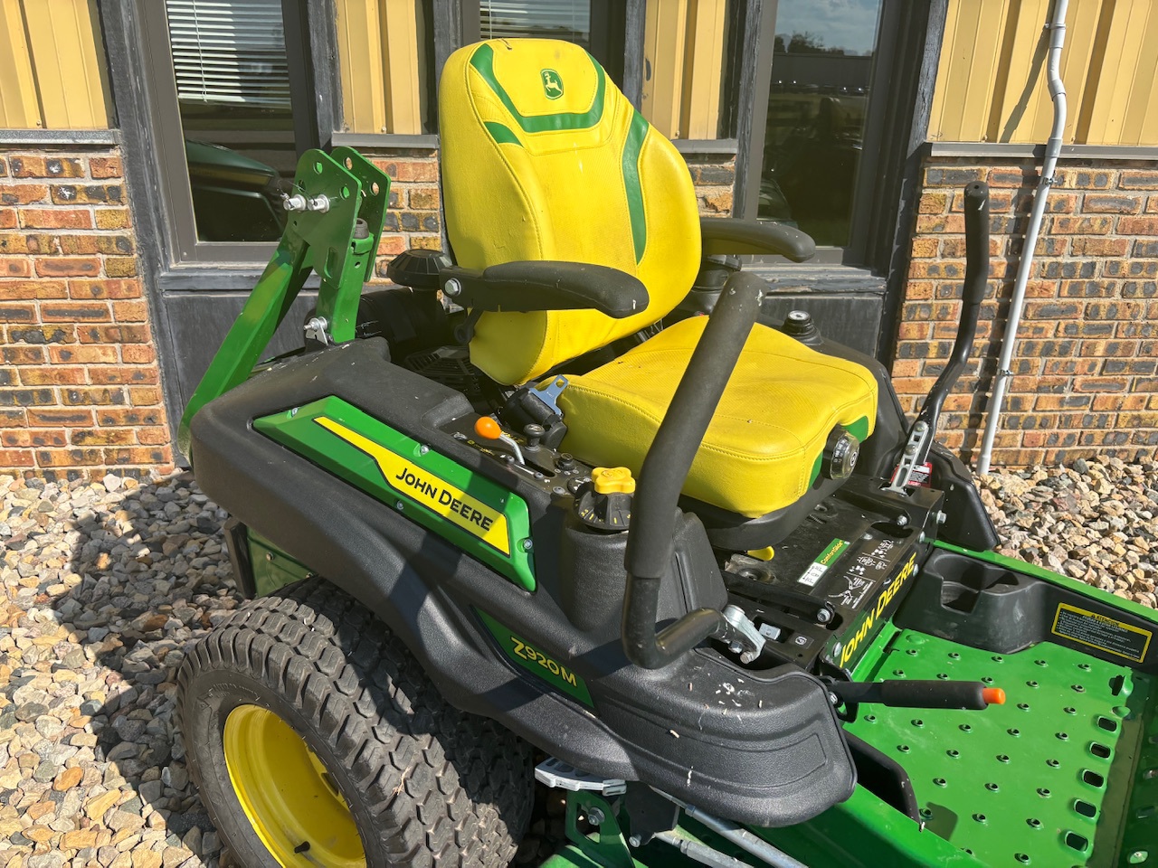  2023 John Deere Z920M at Heritage Tractor in Lacon, IL