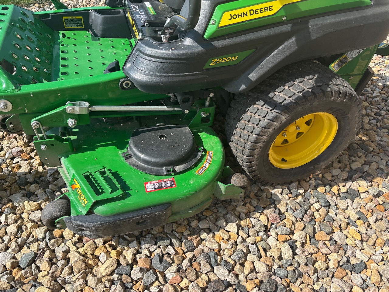 2023 John Deere Z920M at Heritage Tractor in Lacon, IL