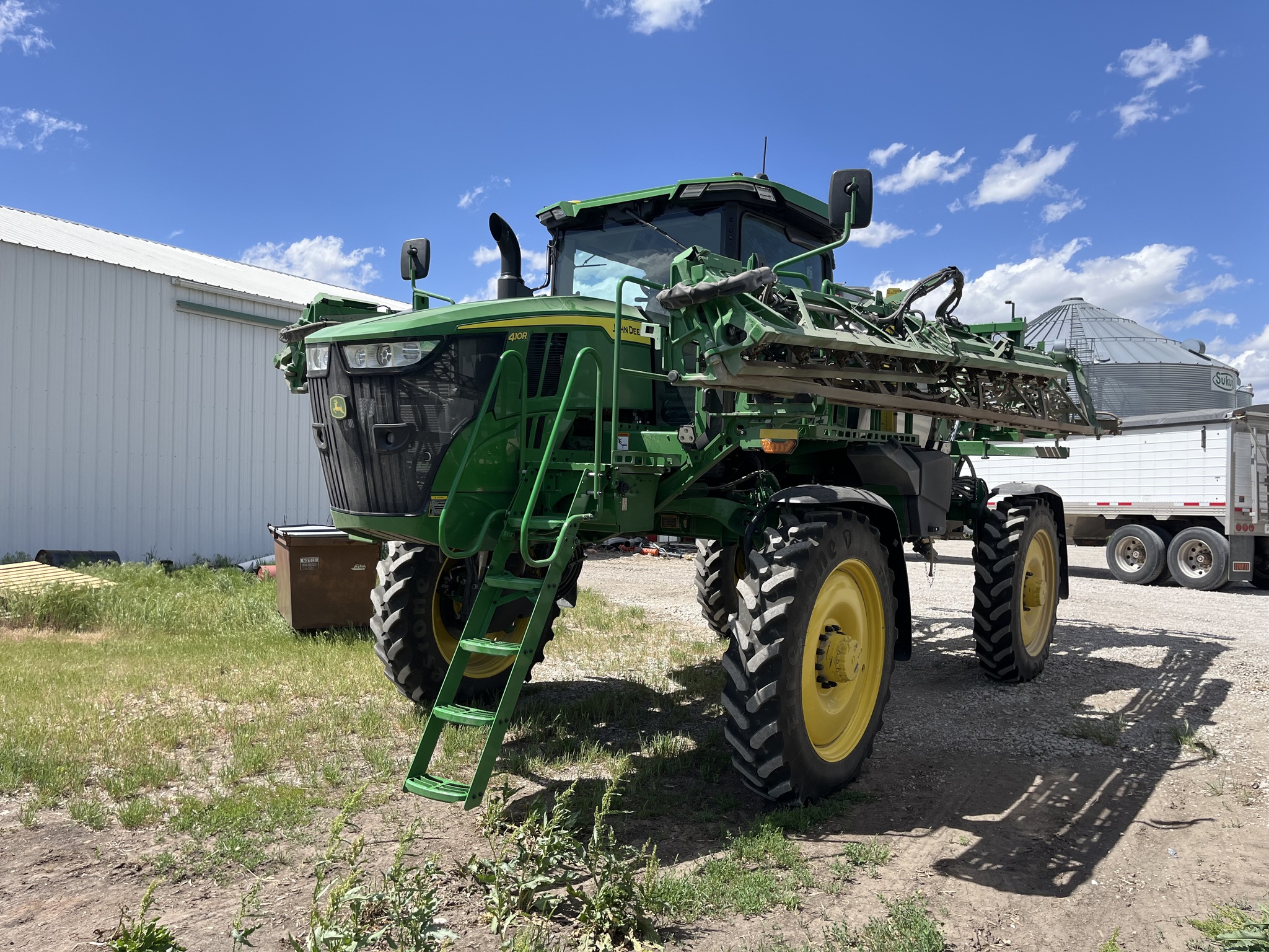  2025 John Deere 410R at Heritage Tractor in Seneca, KS