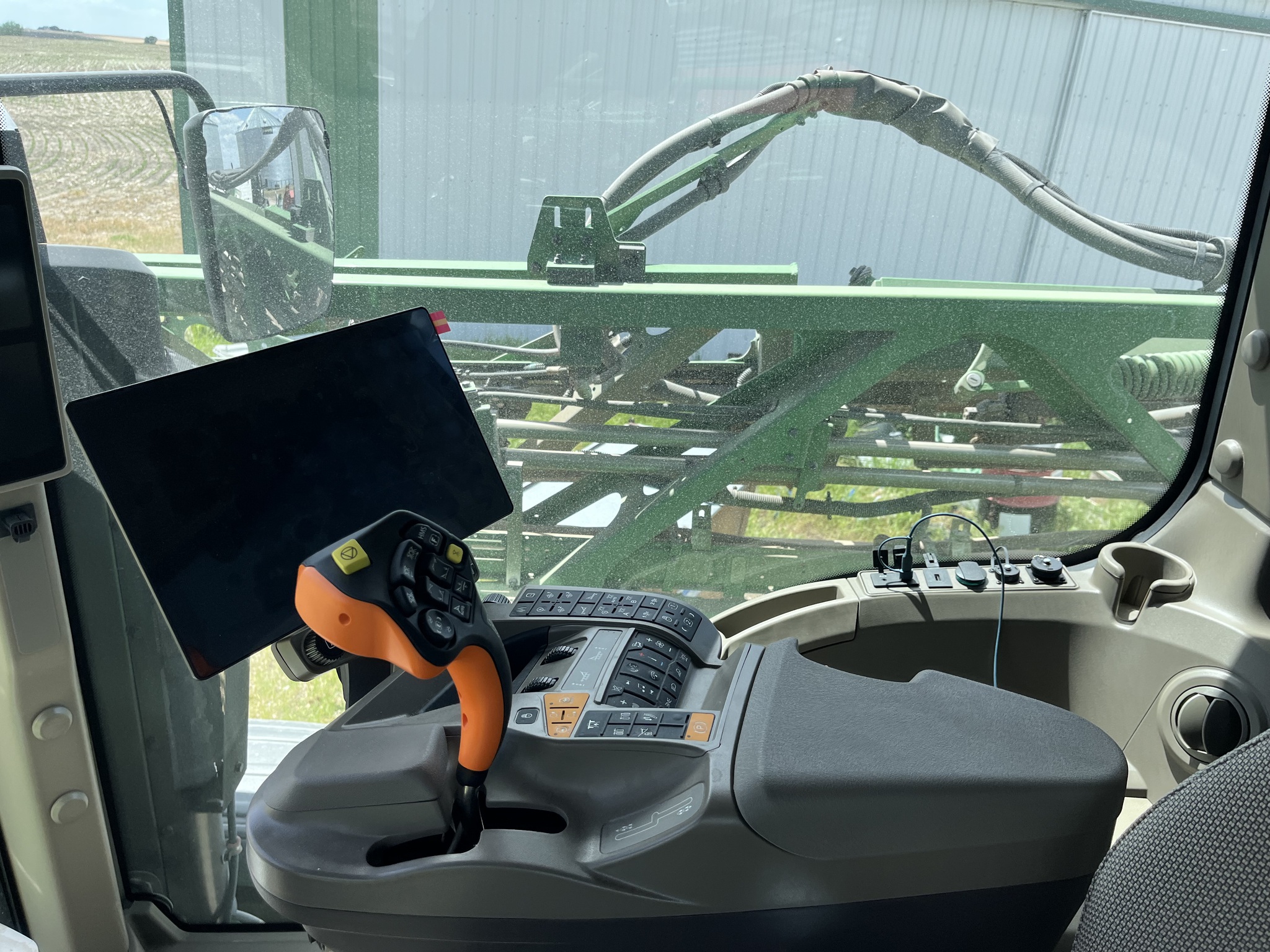  2025 John Deere 410R at Heritage Tractor in Seneca, KS