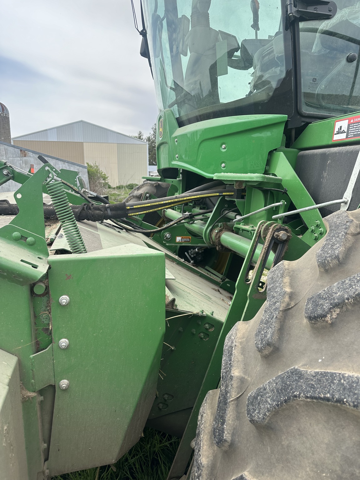 2019 John Deere W235 Image 6