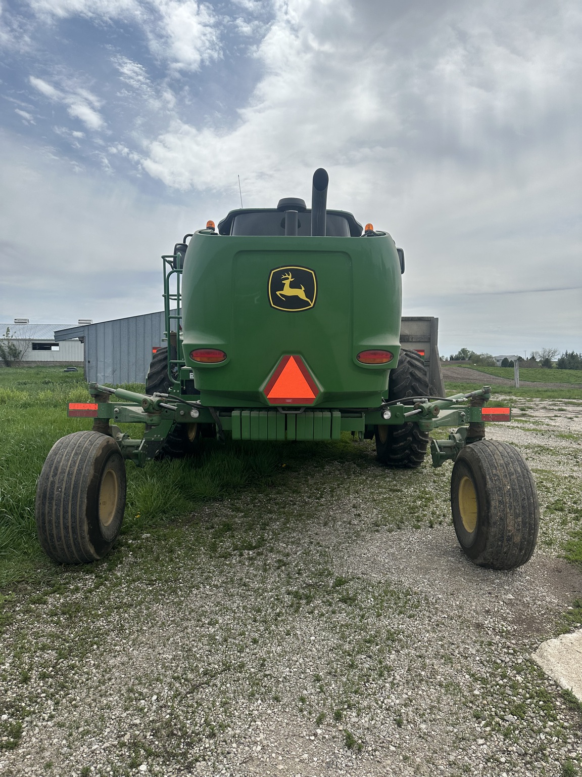 2019 John Deere W235 Image 3