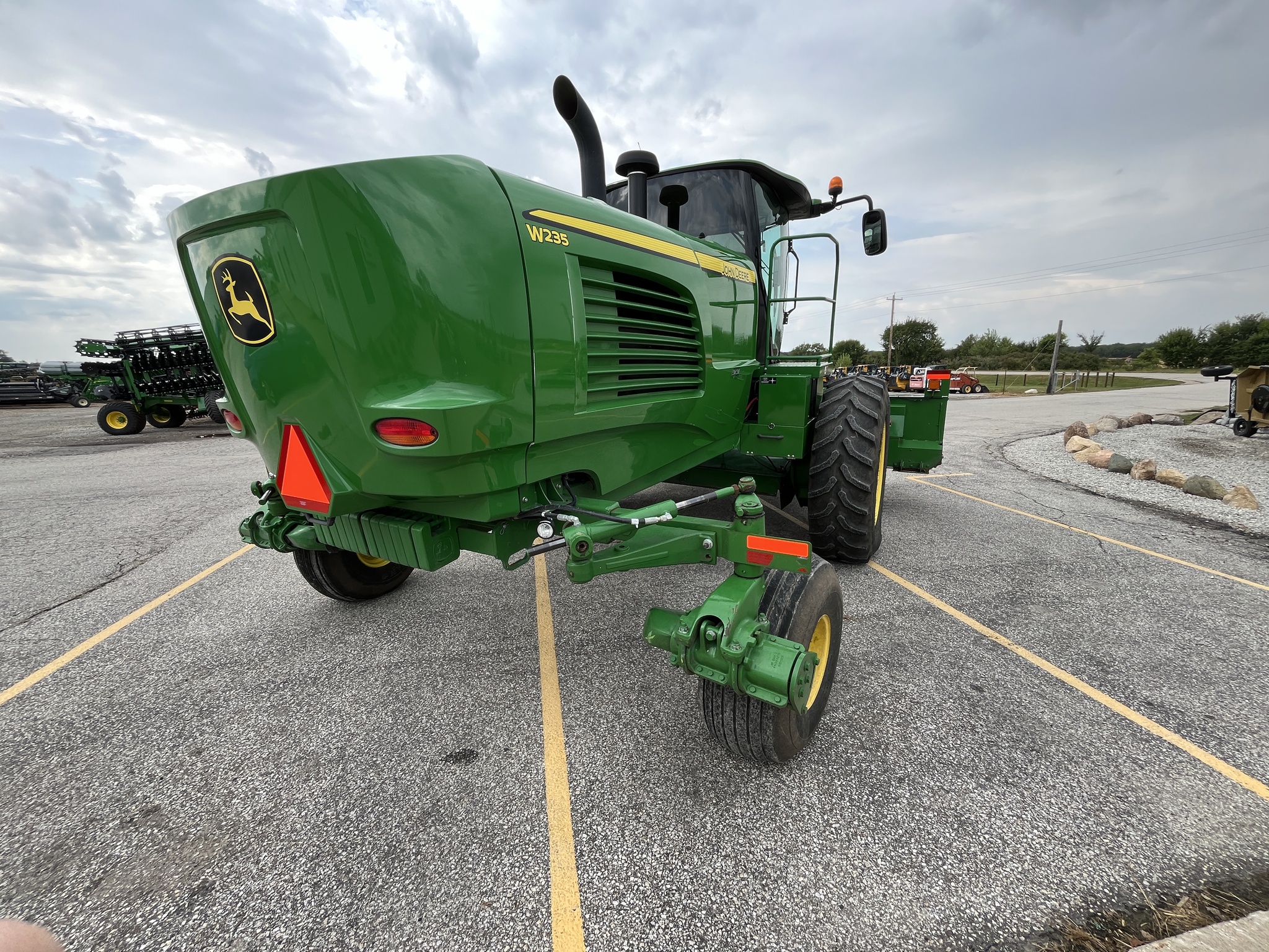 2019 John Deere W235 Image 5