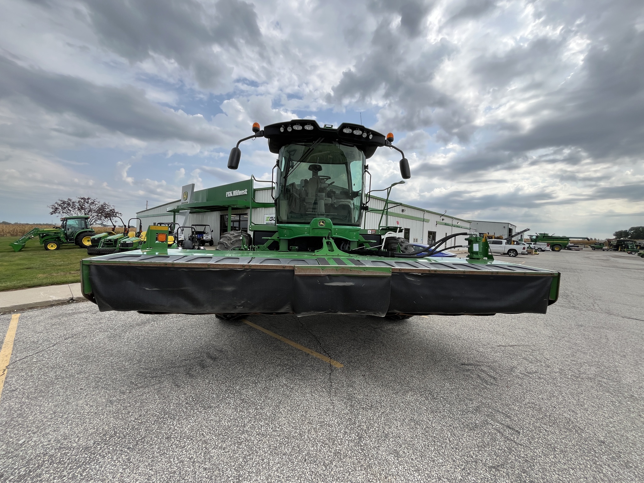 2019 John Deere W235 Image 8