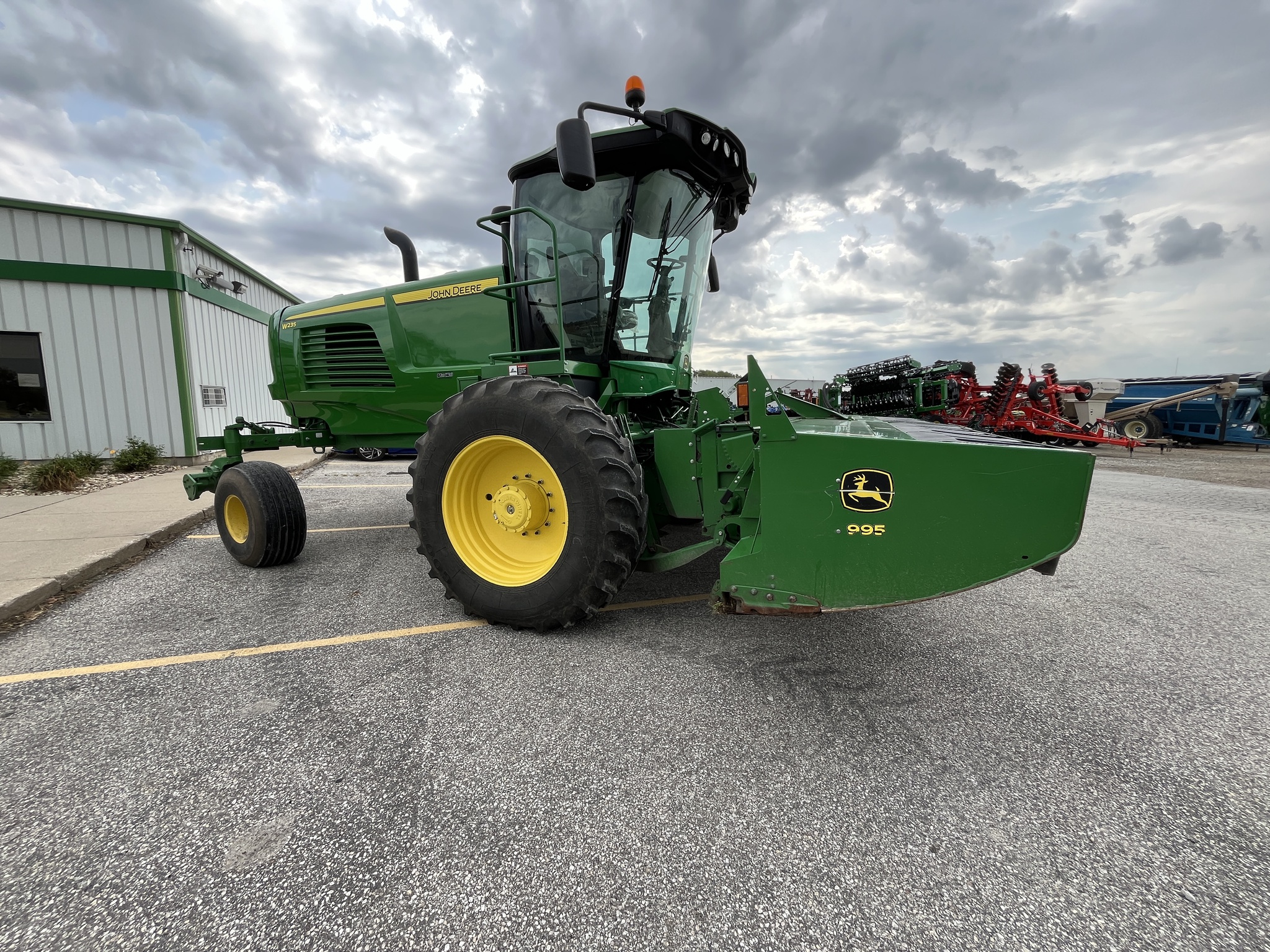 2019 John Deere W235 Image 7