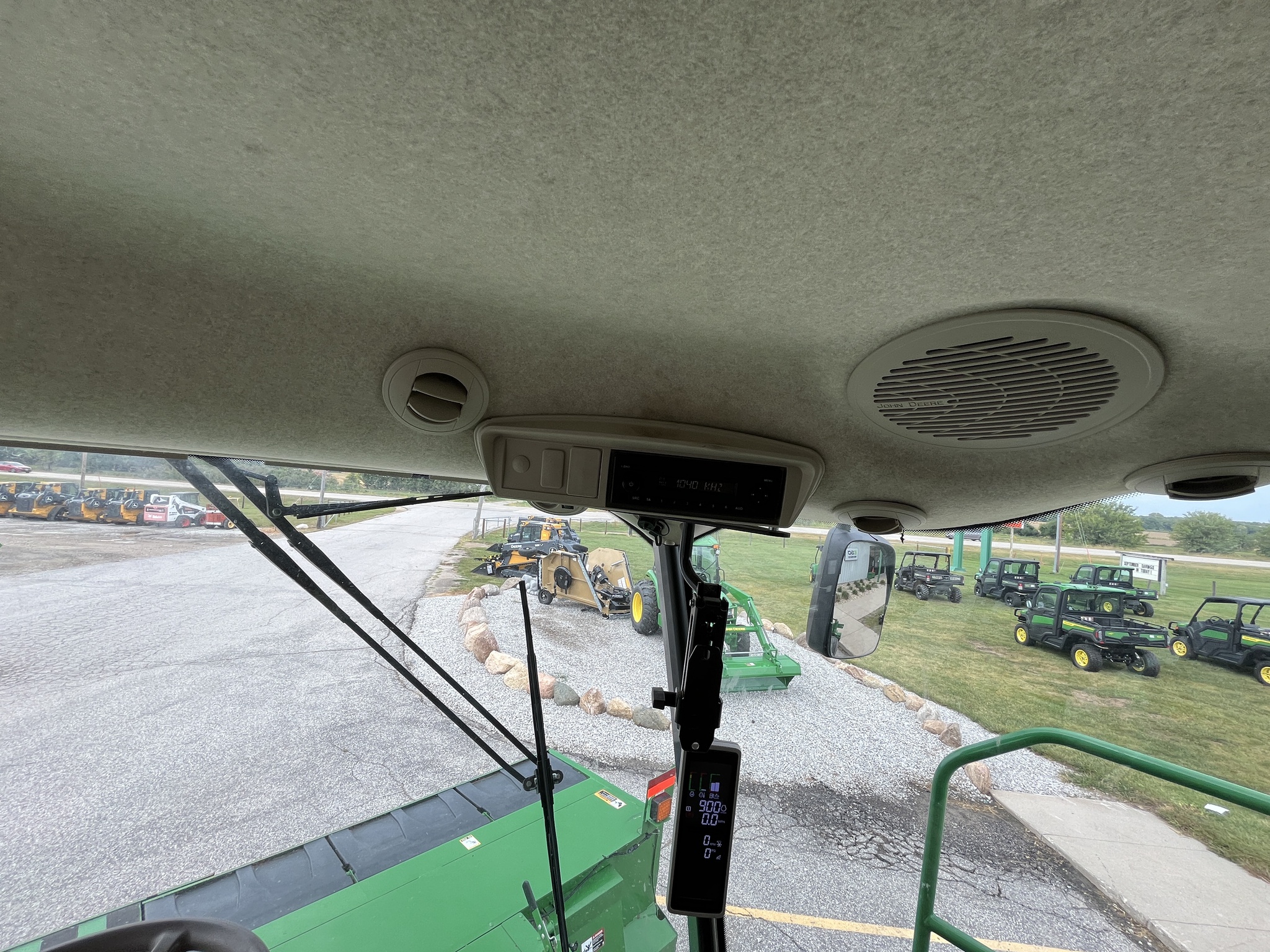 2019 John Deere W235 Image 18