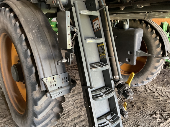 2024 Hagie STS16 - Photo11