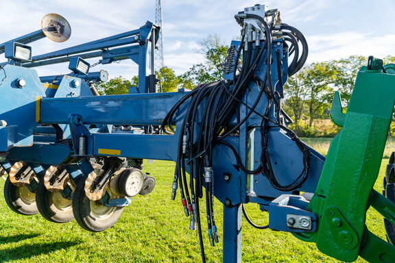 Used 2010 Kinze 3800 ASD Planters: Drawn at Koenig Equipment in Anna, OH - Photo10