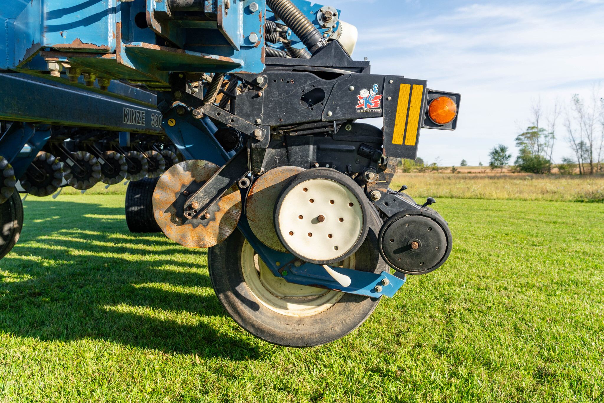 Used 2010 Kinze 3800 ASD Planters: Drawn at Koenig Equipment in Anna, OH - PhotoXL12