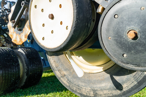 Used 2010 Kinze 3800 ASD Planters: Drawn at Koenig Equipment in Anna, OH - Photo17