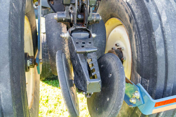 Used 2010 Kinze 3800 ASD Planters: Drawn at Koenig Equipment in Anna, OH - Photo19