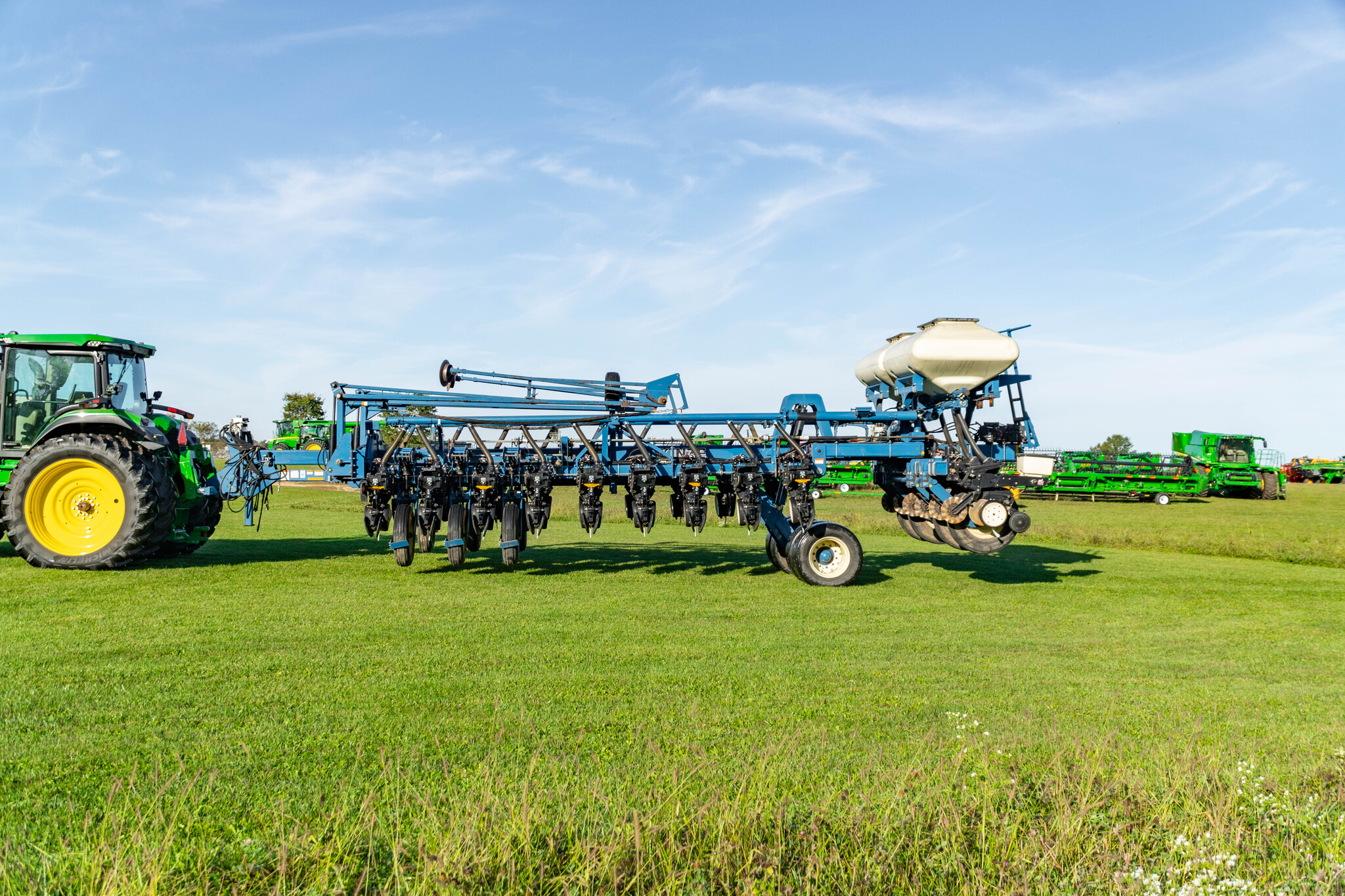 Used 2010 Kinze 3800 ASD Planters: Drawn at Koenig Equipment in Anna, OH - PhotoXL1
