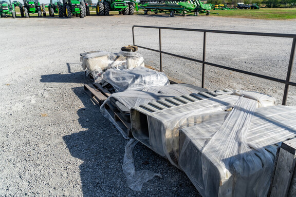 Used 2010 Kinze 3800 ASD Planters: Drawn at Koenig Equipment in Anna, OH - Photo34