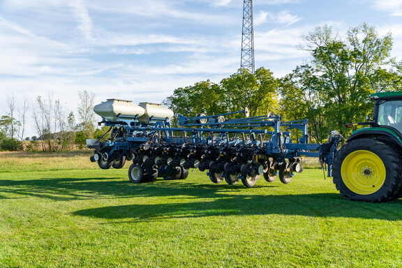 Used 2010 Kinze 3800 ASD Planters: Drawn at Koenig Equipment in Anna, OH - Photo6