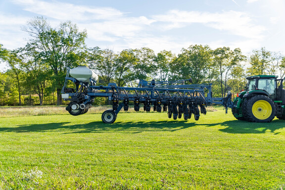 Used 2010 Kinze 3800 ASD Planters: Drawn at Koenig Equipment in Anna, OH - Photo5
