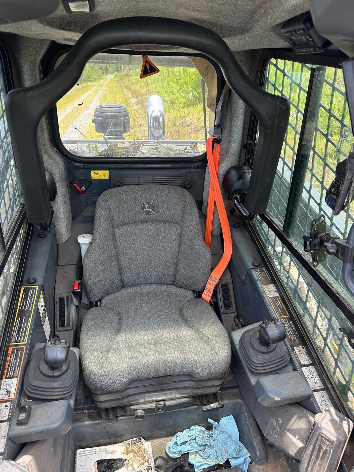 2023 John Deere 333G Image 3