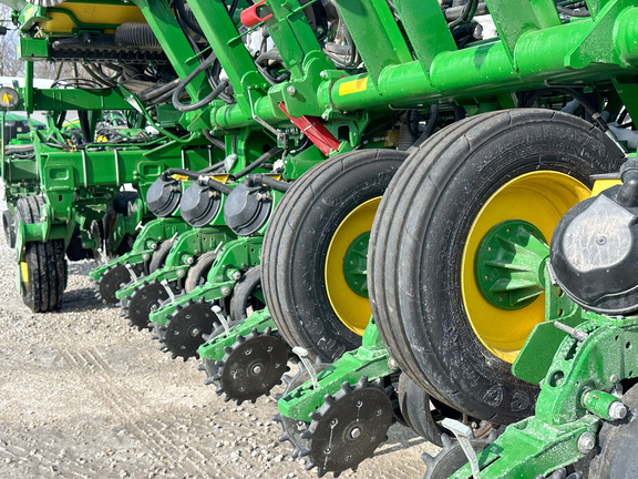 2023 John-Deere 1795