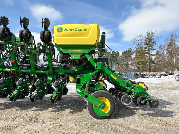2023 John-Deere 1795