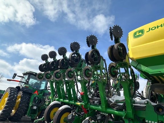 2023 John-Deere 1795