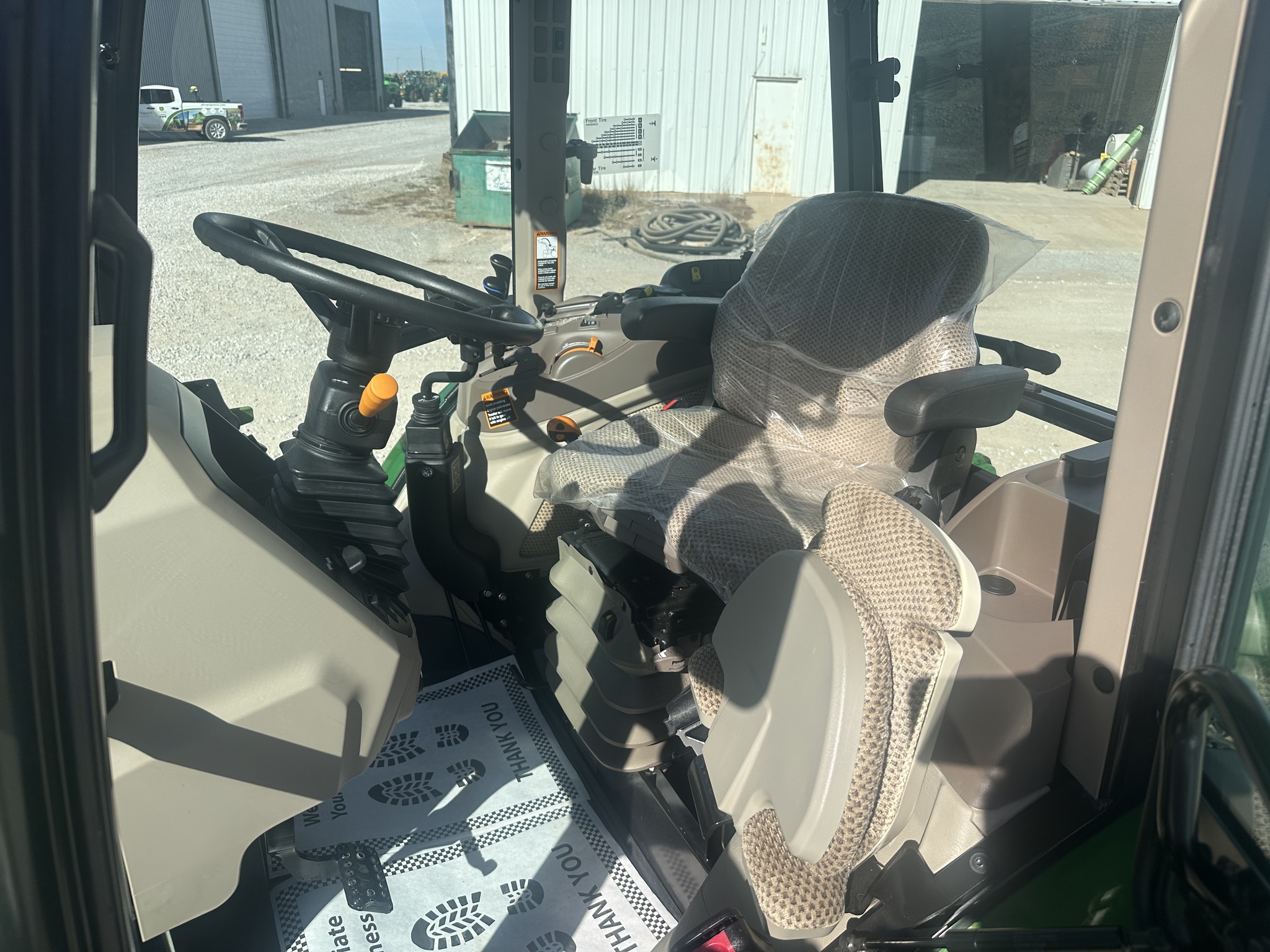 2024 John Deere 6105E Image 15