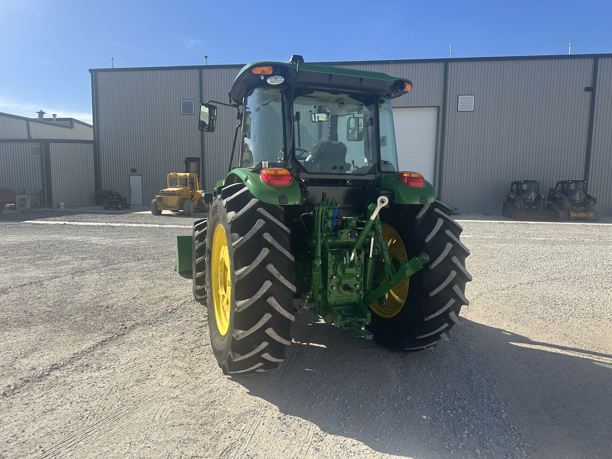 2024 John Deere 6105E Image 4