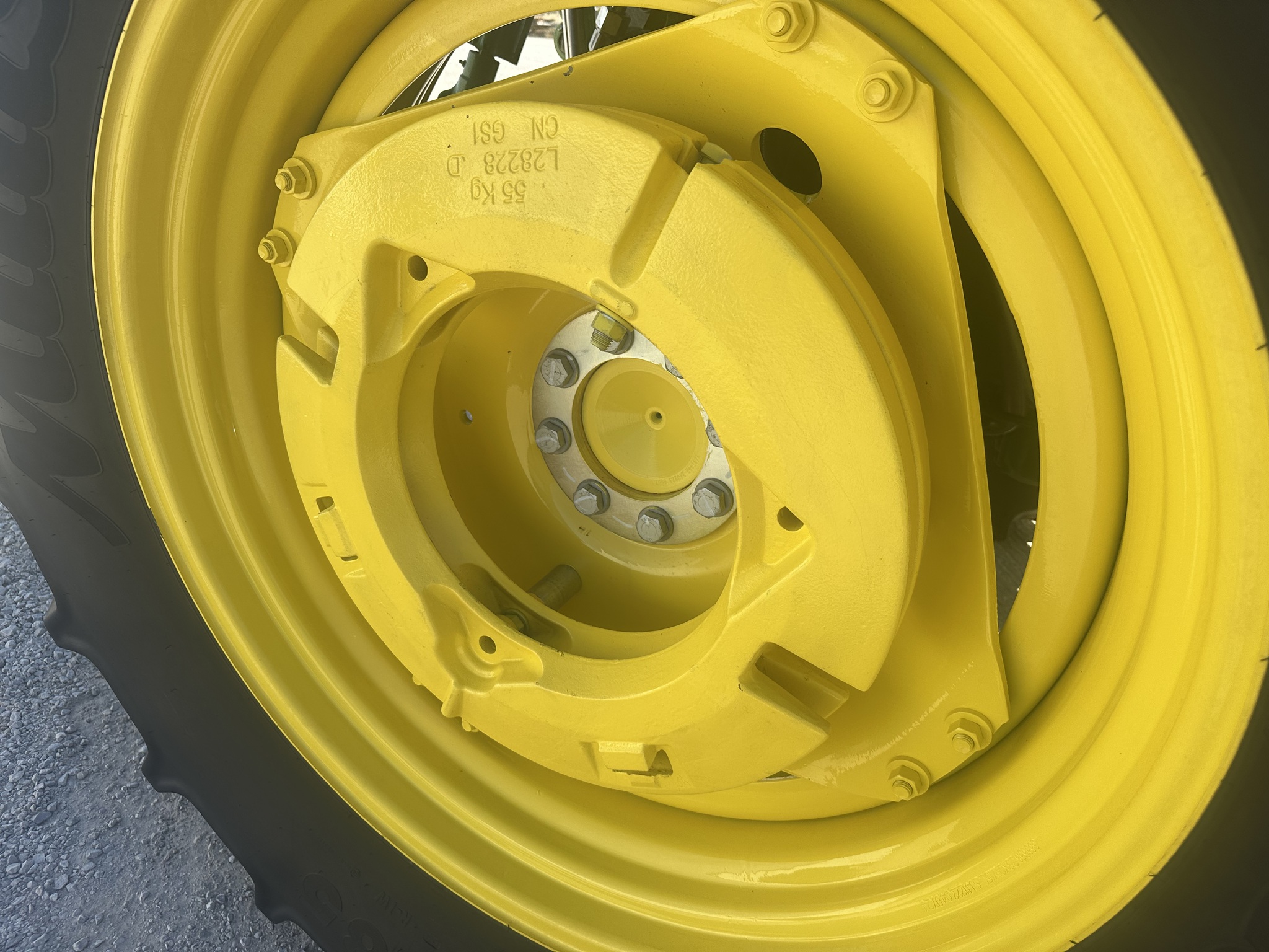 2024 John Deere 6105E Image 21