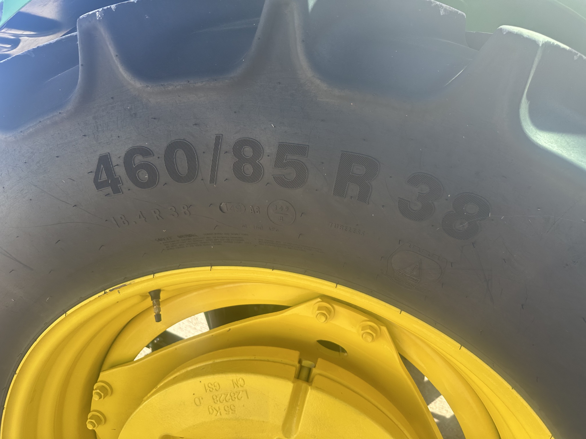 2024 John Deere 6105E Image 23