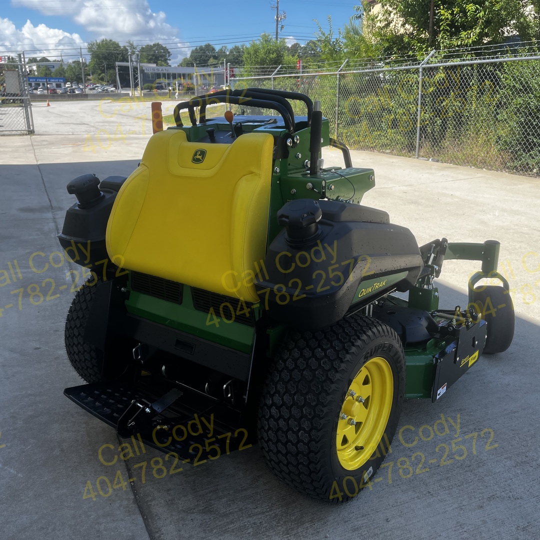2025 John Deere Q820M WITH GRASSFLAP Image 4