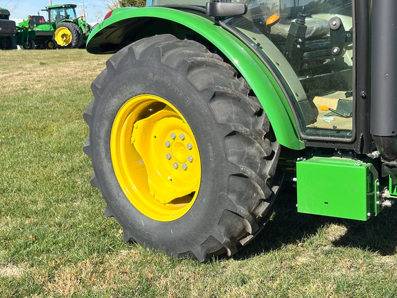 2024 John-Deere 5060E