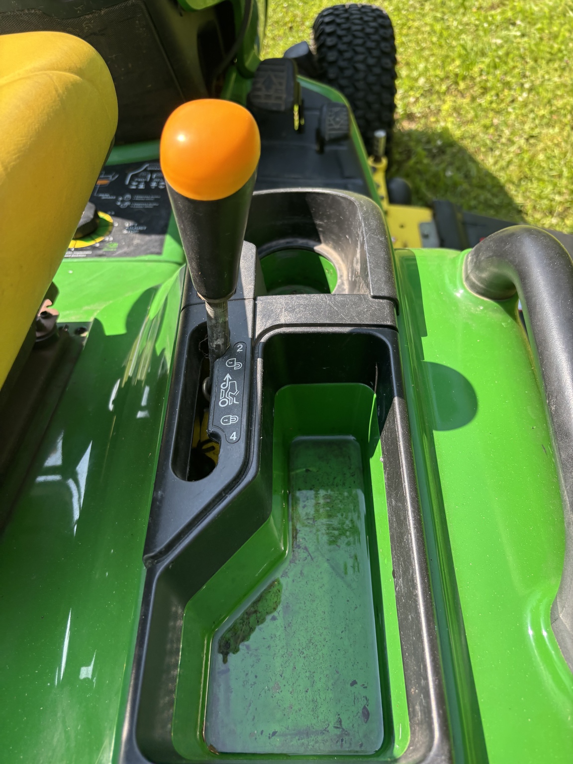 John Deere X728 Image 2