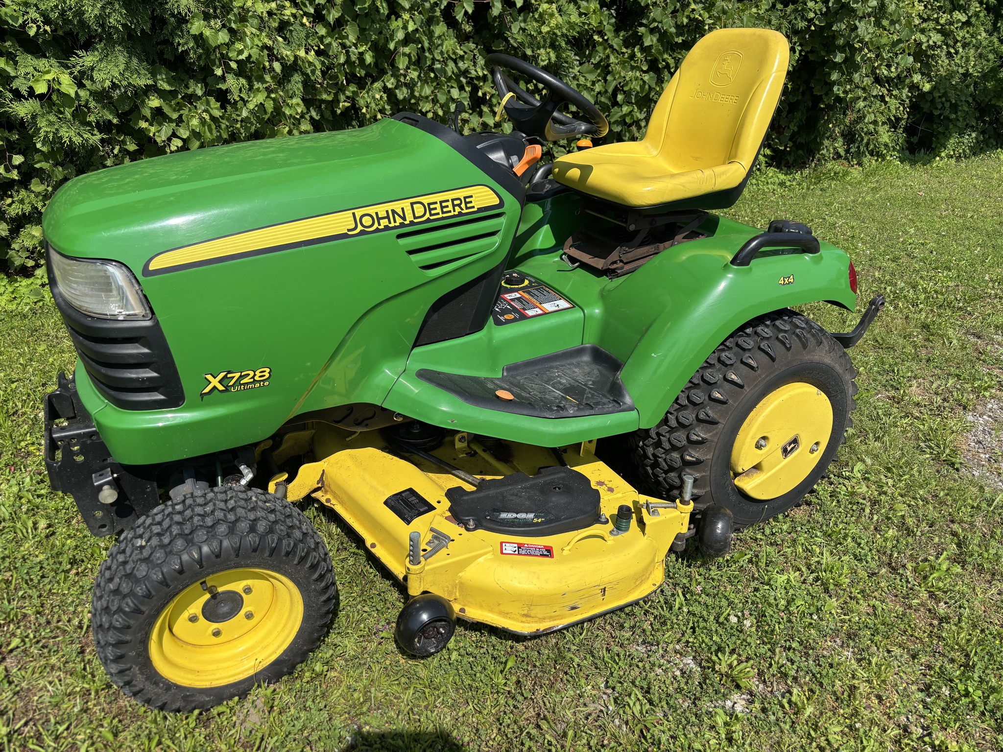 John Deere X728 Image 6
