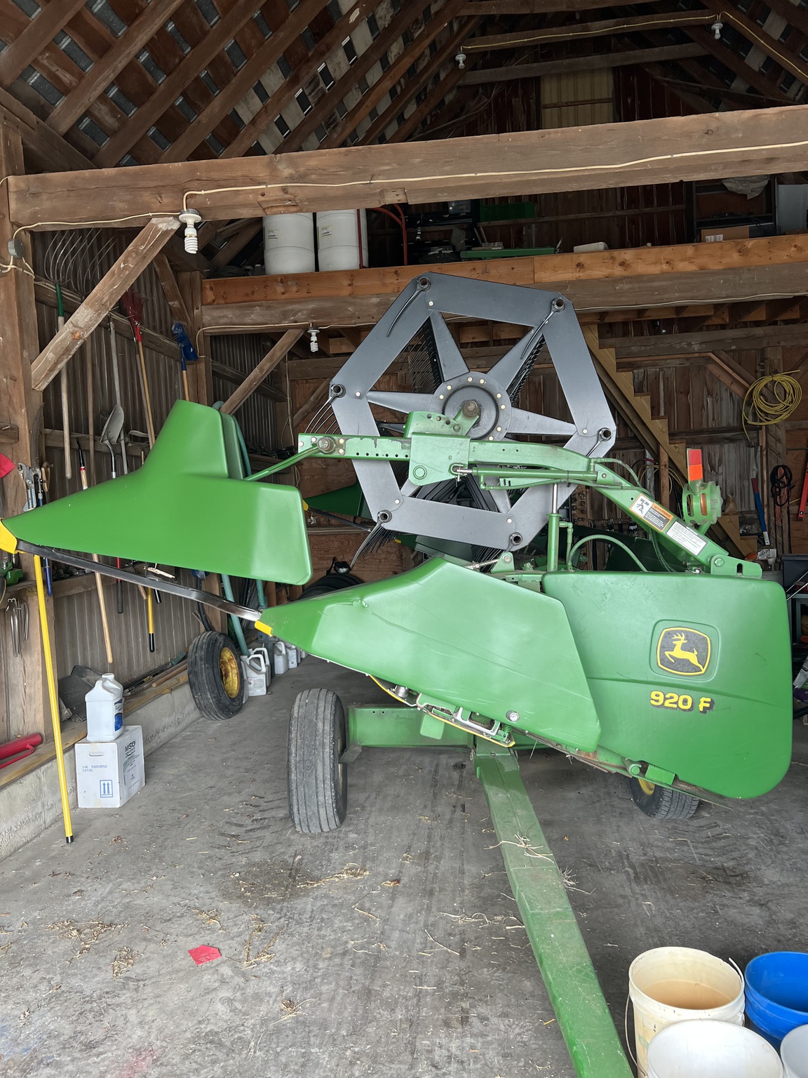 2002 John Deere 920 Image 1