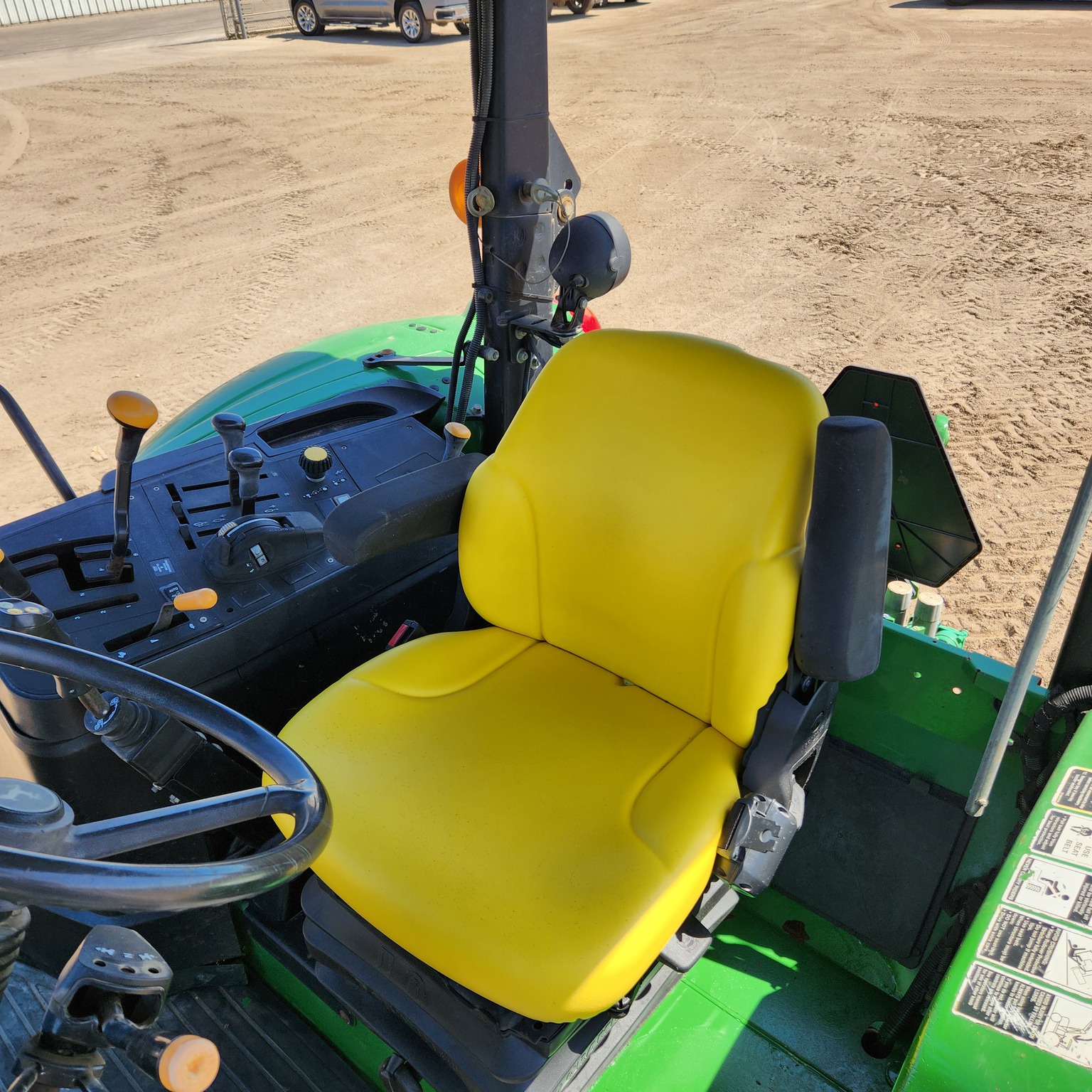 2018 John Deere 6130M Image 11