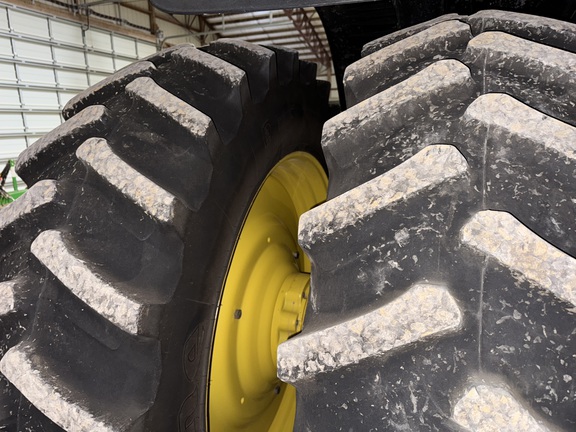 Photo of 2022 John Deere 8R 340