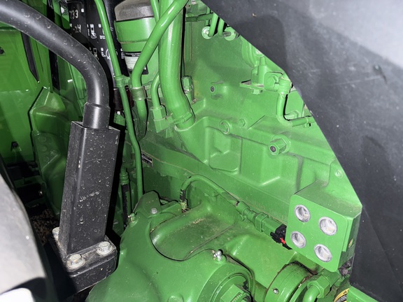 Photo of 2022 John Deere 8R 340