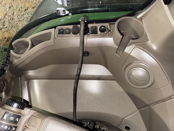 Photo of 2022 John Deere 8R 340