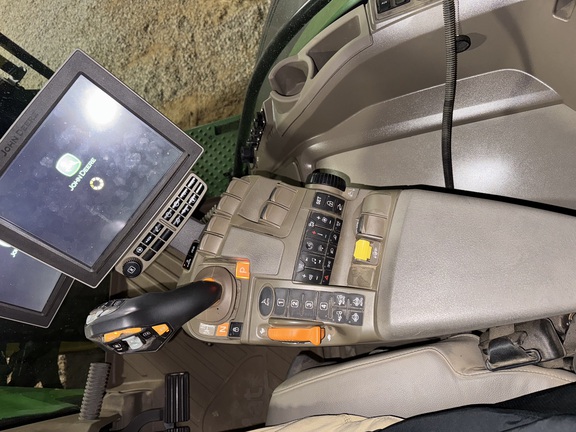 Photo of 2022 John Deere 8R 340