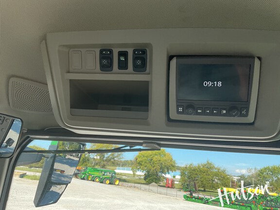 Photo of 2022 John Deere 8R 340