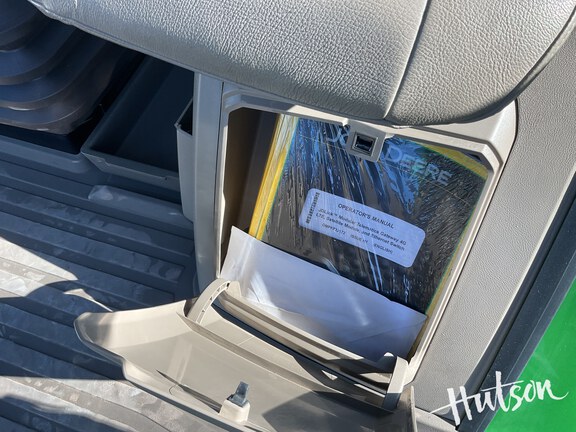 Photo of 2022 John Deere 8R 340