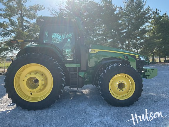 Photo of 2022 John Deere 8R 340