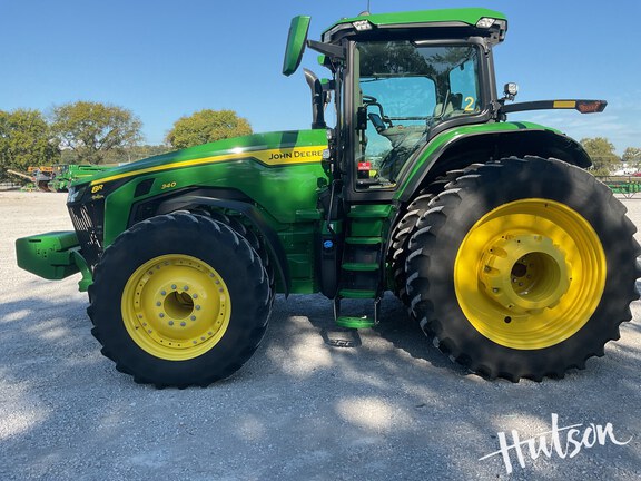 Photo of 2022 John Deere 8R 340