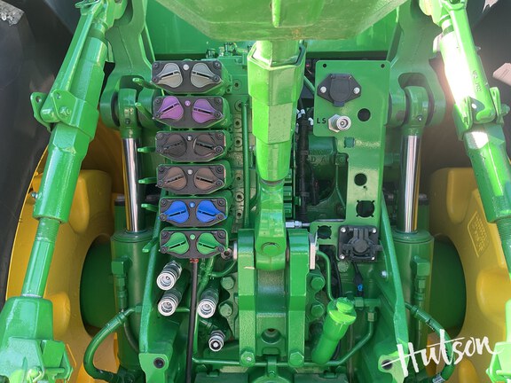 Photo of 2022 John Deere 8R 340