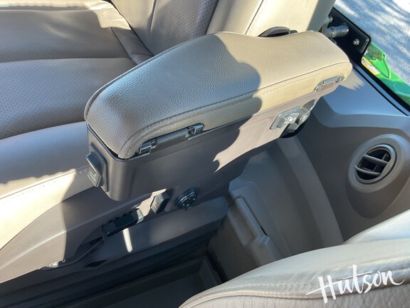 Photo of 2022 John Deere 8R 340