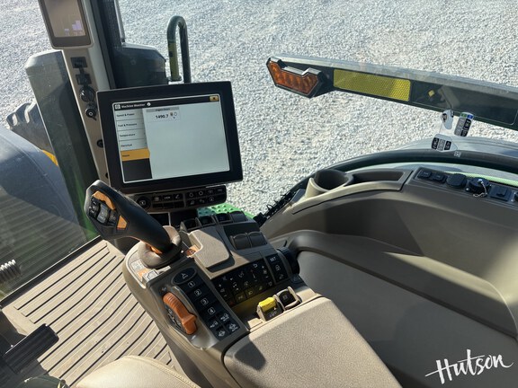 Photo of 2022 John Deere 8R 340