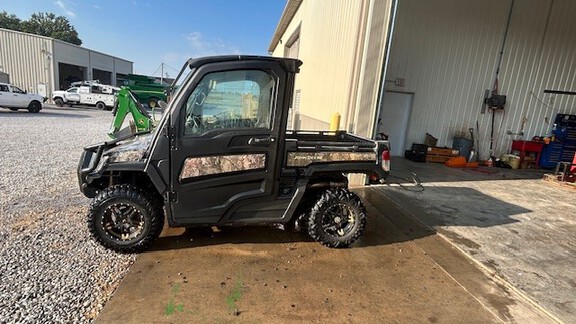 Photo of 2022 John Deere XUV 835M