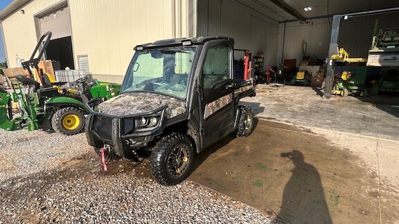 Photo of 2022 John Deere XUV 835M